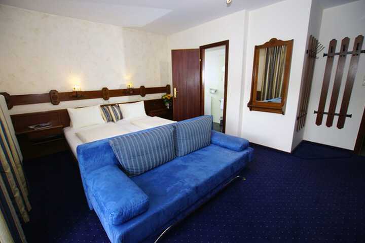 Room 10 of 43