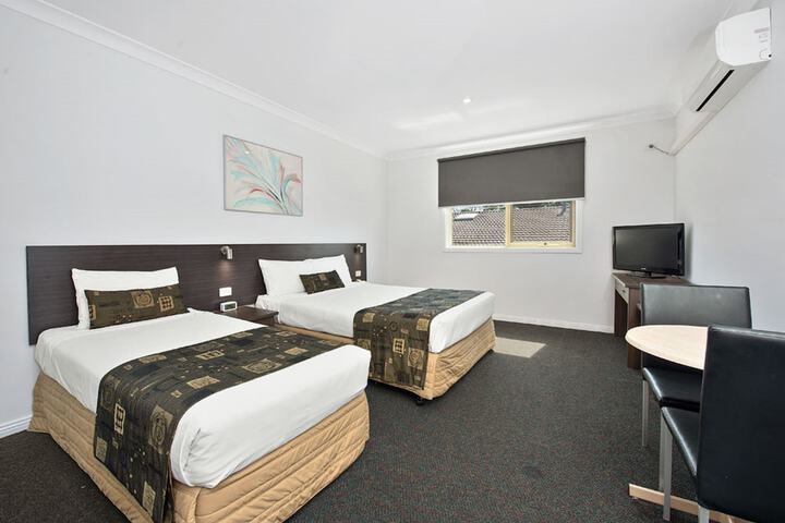 Room 5 of 29