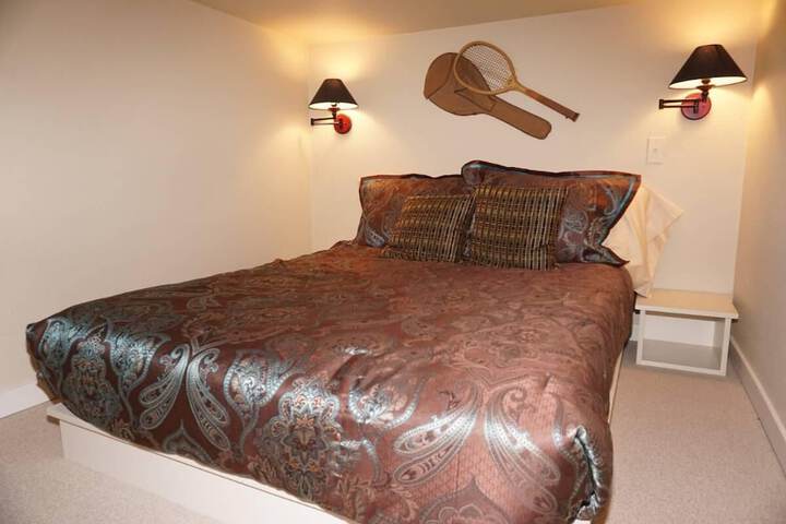 Room 8 of 24