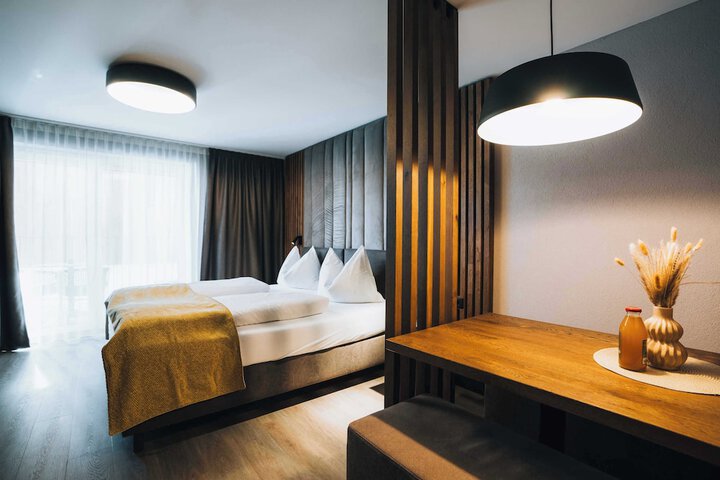 Room 53 of 505