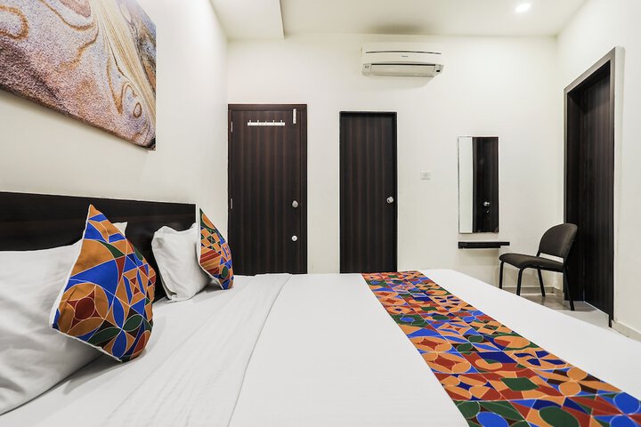 Room 26 of 34