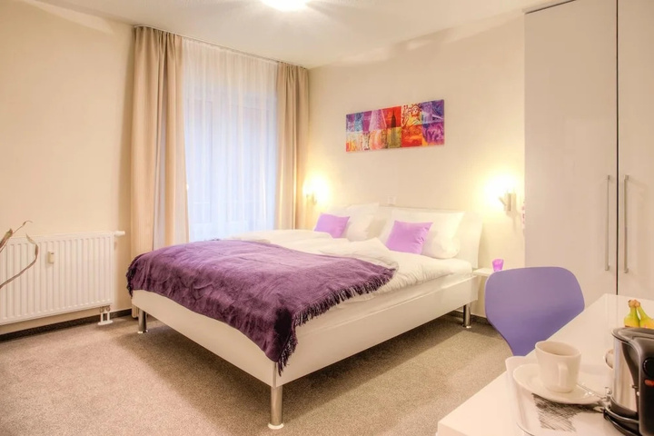 Room 4 of 20