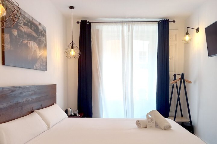 Room 7 of 39