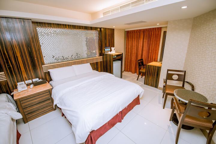 Room 14 of 72