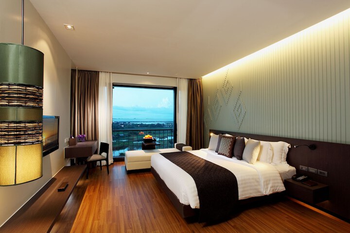 Room 5 of 94