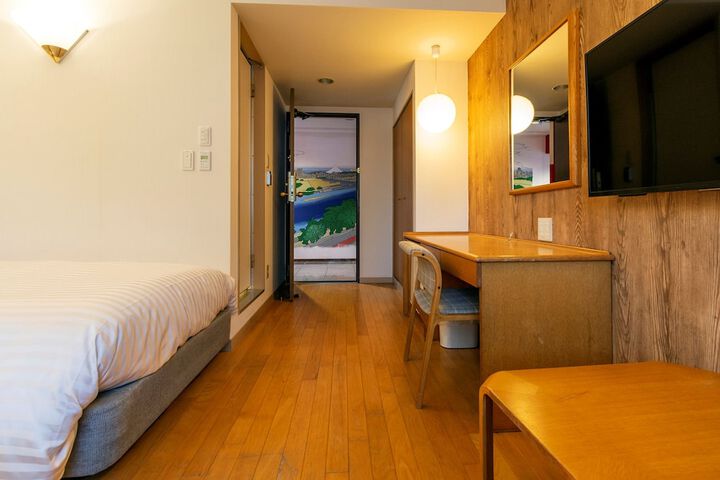 Room 11 of 47
