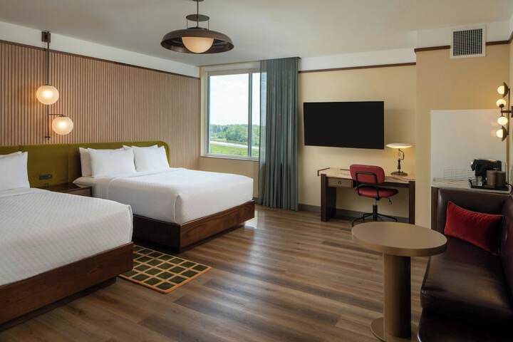 Room 4 of 23