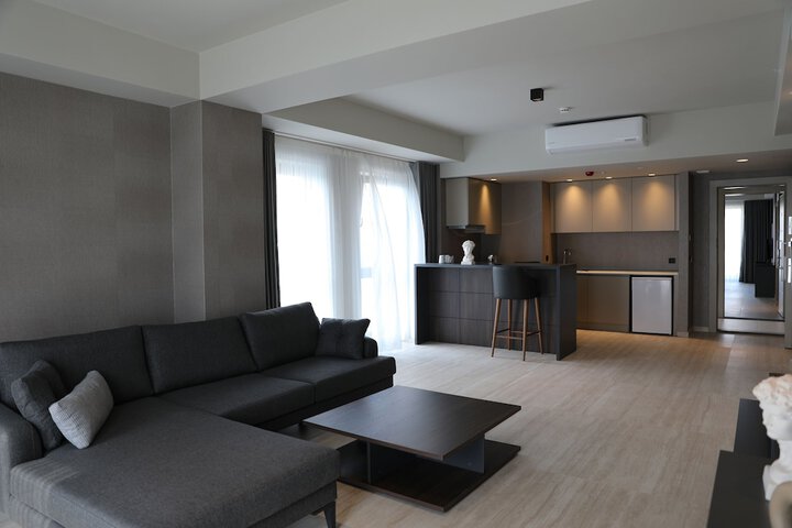 Room 25 of 42