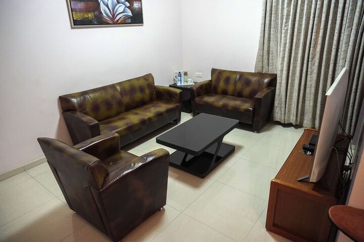 Room 10 of 26