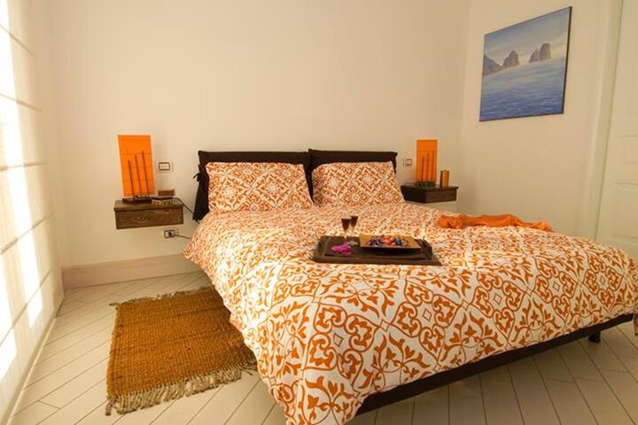 Room 2 of 16