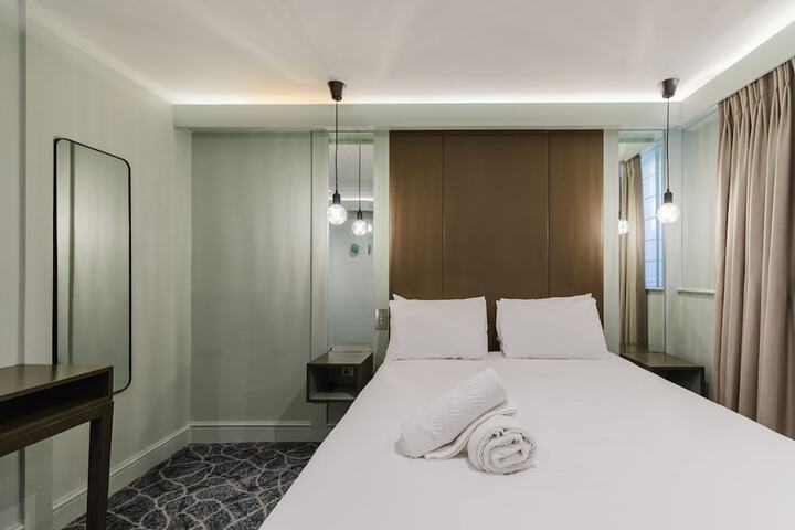 Room 30 of 263