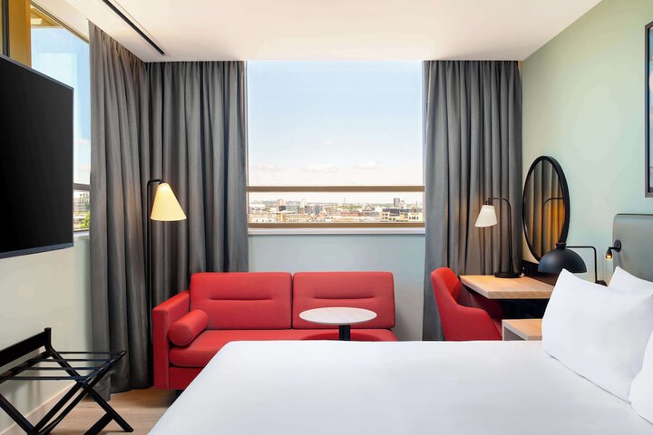 Room 45 of 83