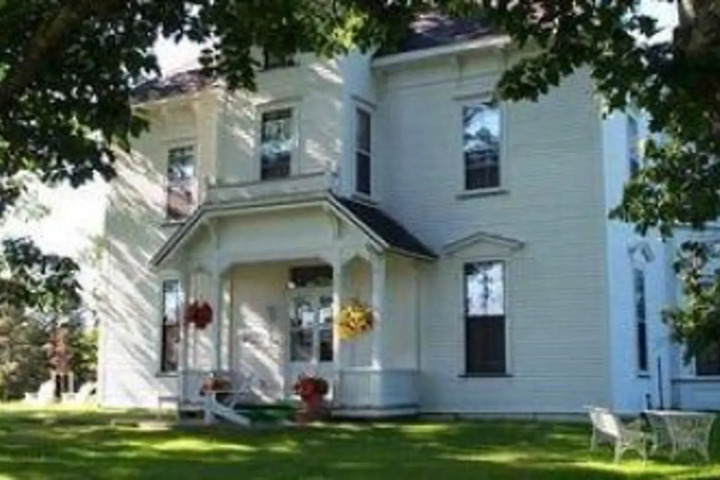 FLORENTINE MANOR