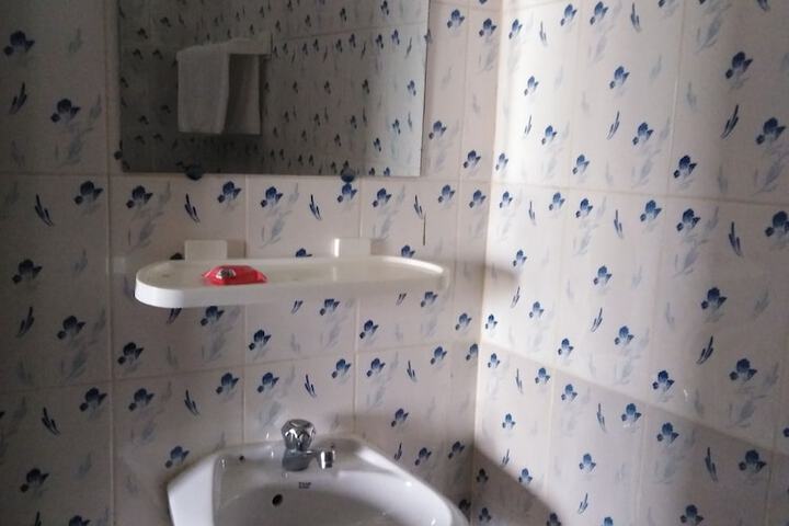 Room 16 of 30