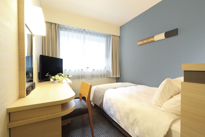 Room 8 of 42