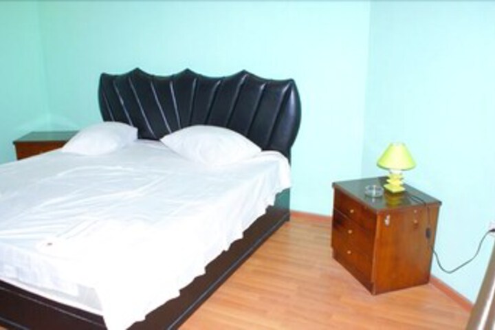 Room 13 of 42