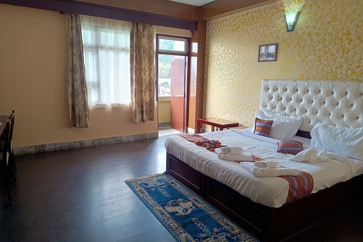 Room 9 of 30