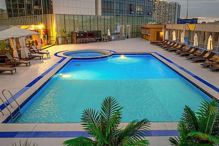 Pool 76 of 90