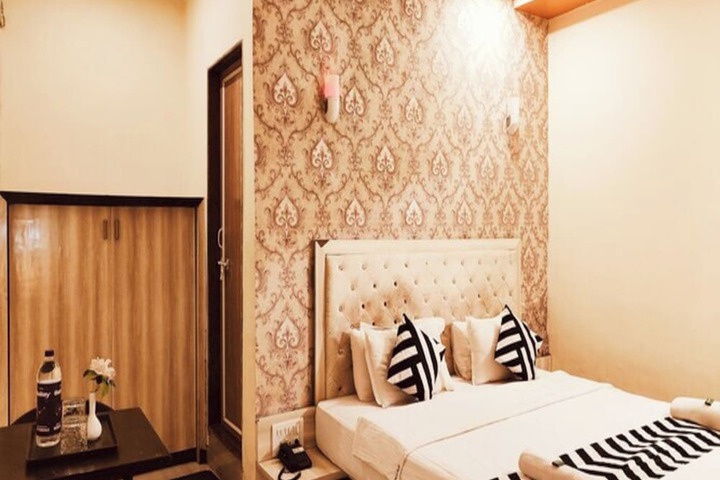 Room 4 of 31