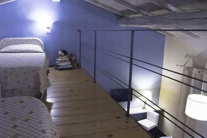 Room 5 of 99