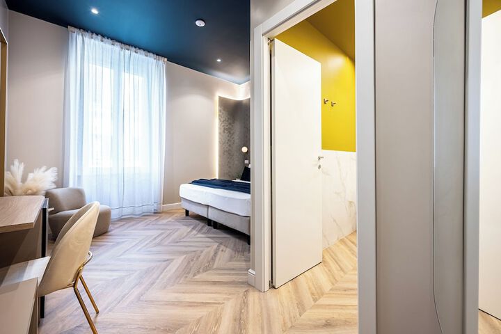 Room 43 of 71