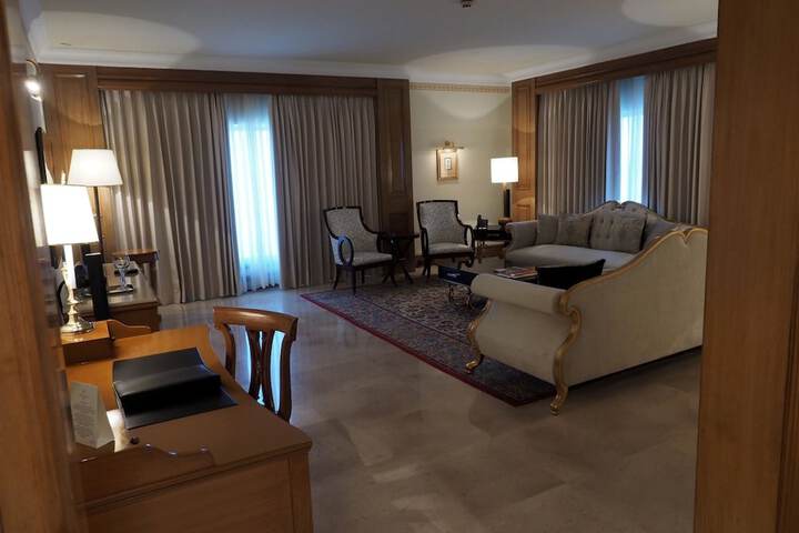 Room 21 of 80
