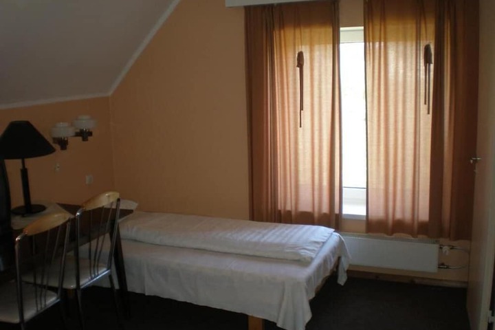 Room 17 of 62