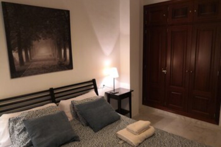 Room 3 of 8