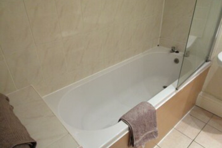 Room 2 of 17