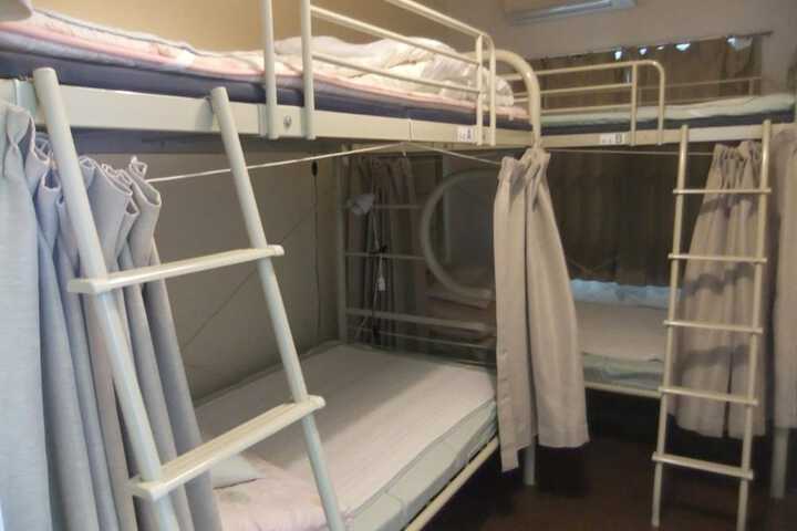 Room 22 of 49
