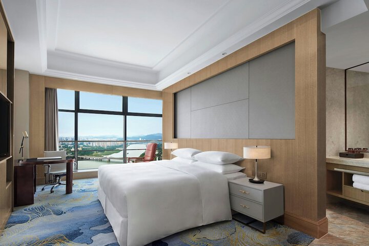 Room 27 of 79