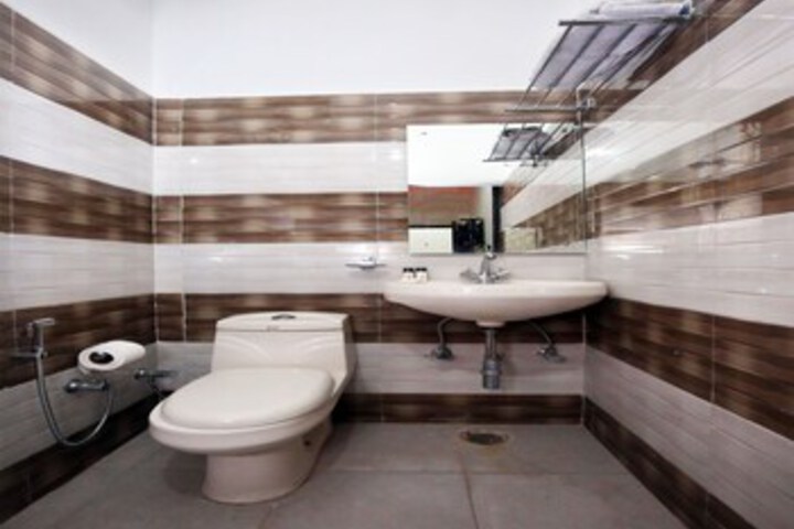 Room 2 of 25