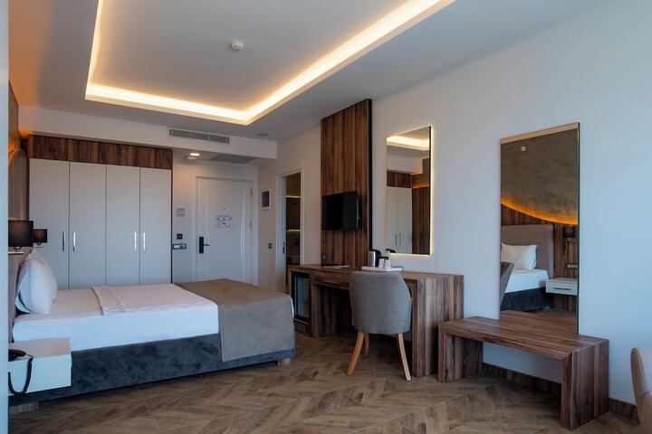 Room 13 of 159