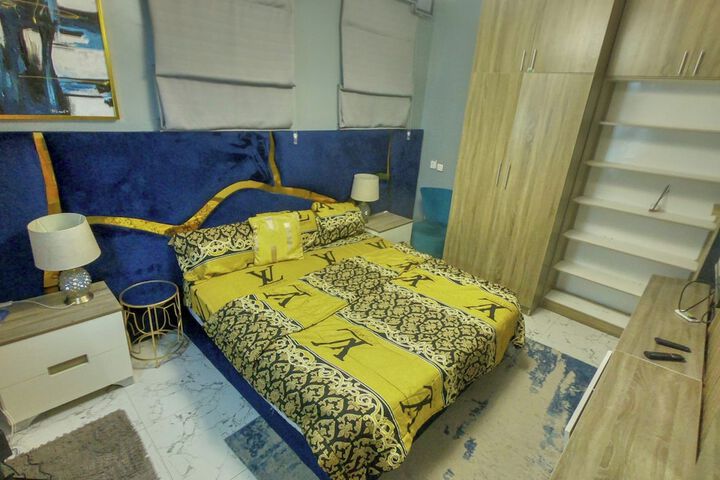 Room 2 of 44