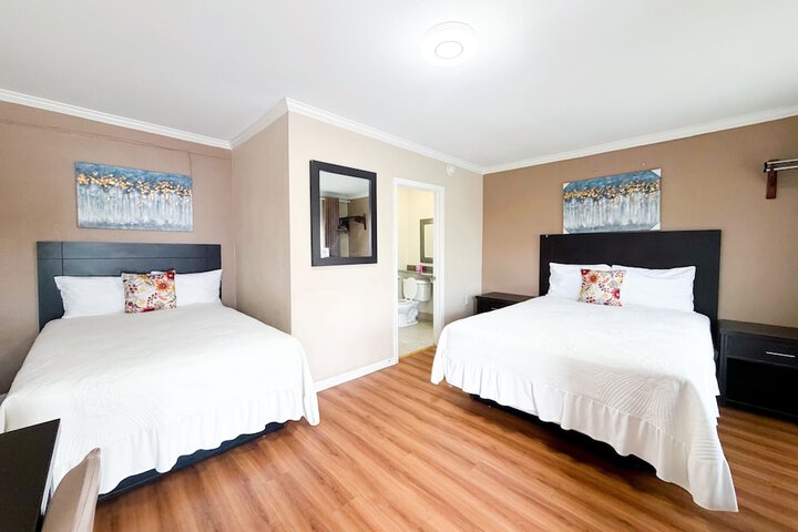 Image of Royal Inn & Suites