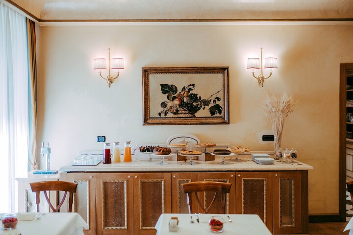 Breakfast/Coffee Service 44 of 60