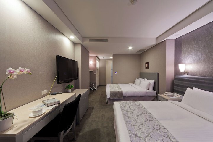 Room 5 of 42