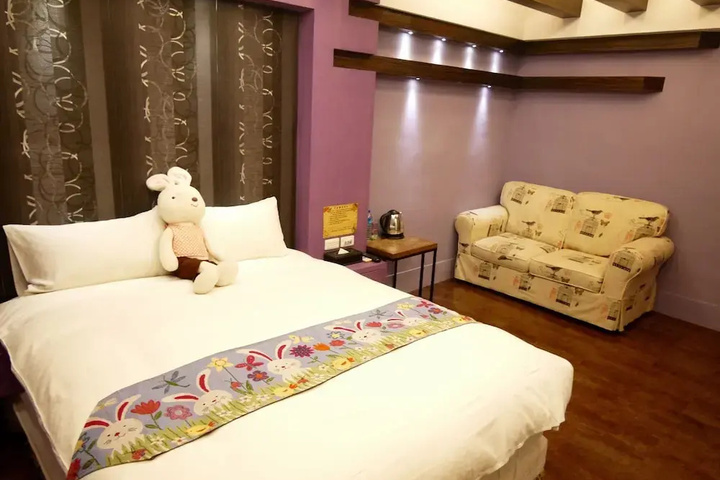 Room 4 of 22