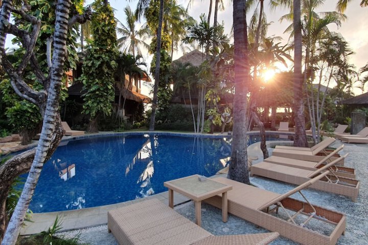 Pool Hotel
