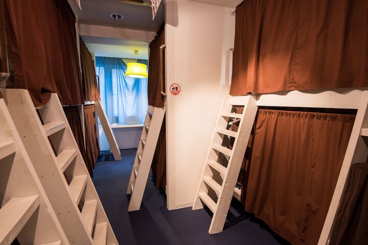 Room 12 of 80