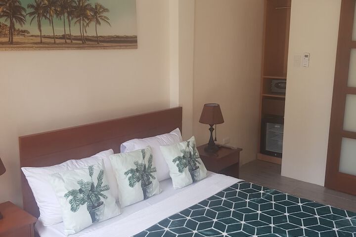 Room 8 of 38