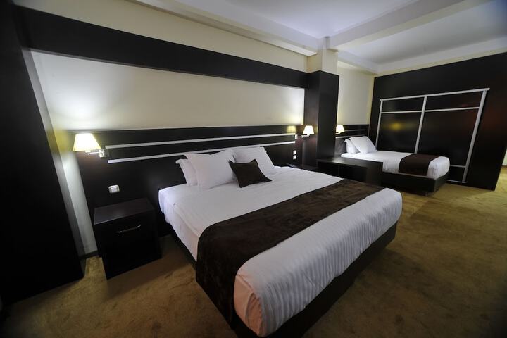 Room 10 of 38