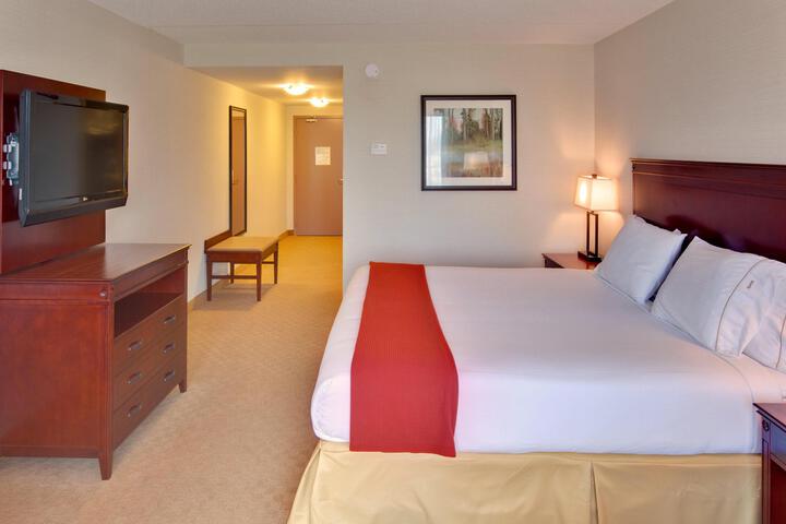 Standard Room, King or Two Doubles (2 of 2)