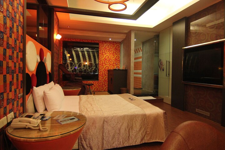 Room 11 of 56