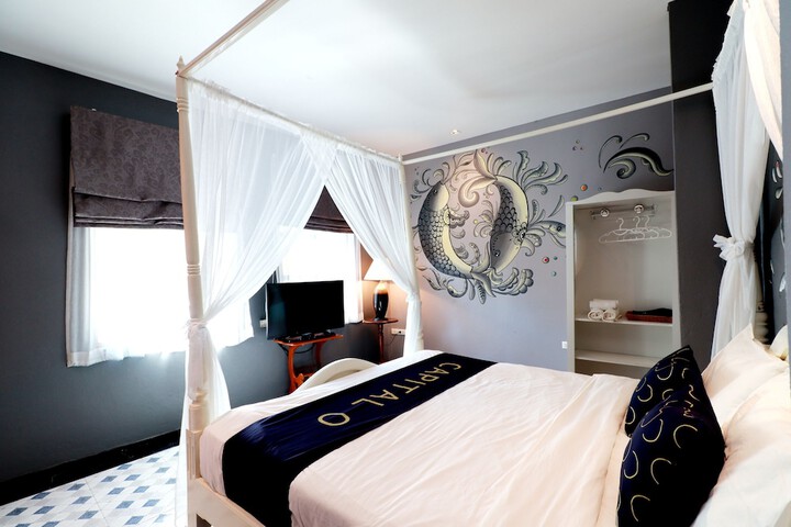 Room 13 of 49
