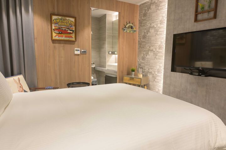Room 52 of 119