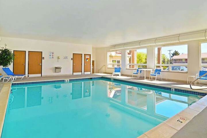 Hotel Pool