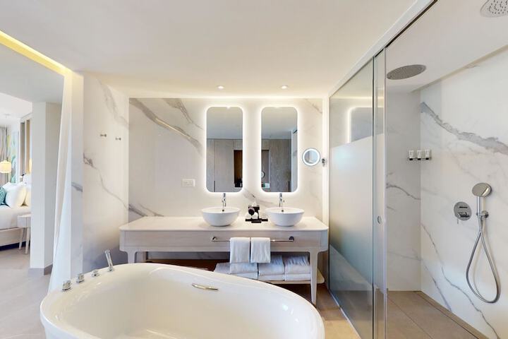 Room 68 of 271