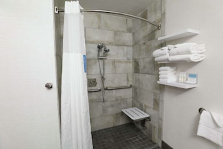 Room 43 of 105
