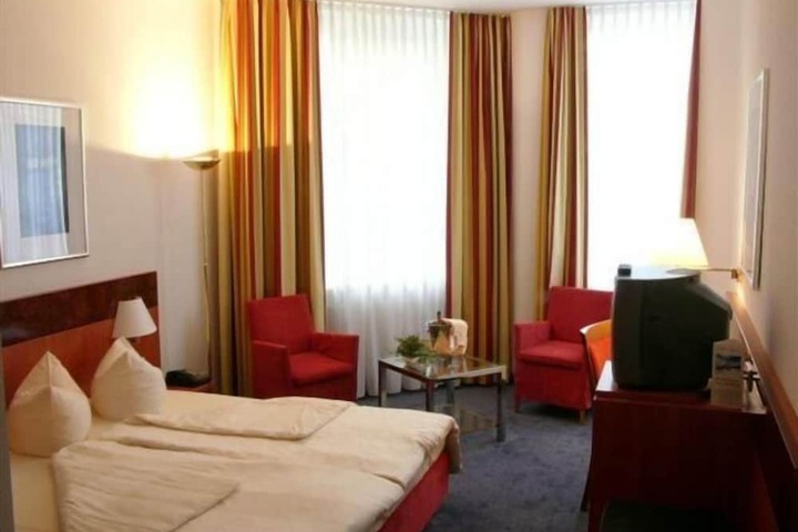 Room 7 of 54